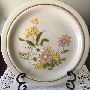 Vintage 1980s KINGSBURY STONEWARE DINNER PLATE